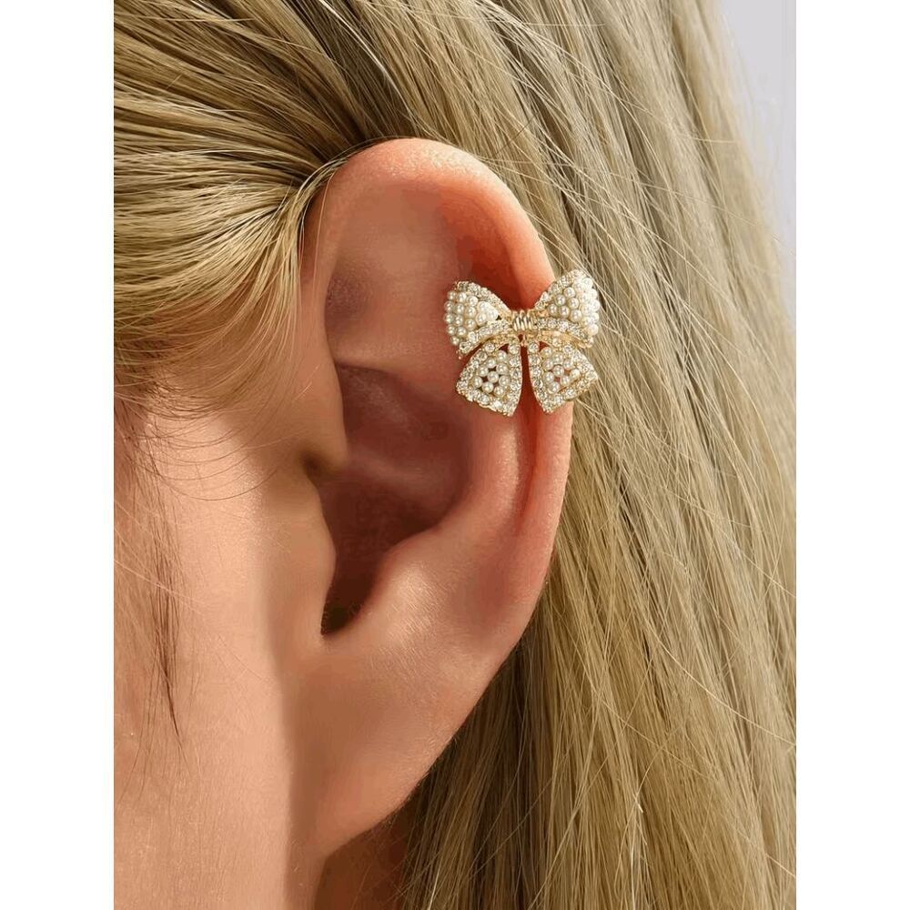 Diamond Pearl Bow Ear Clip